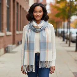 Szalik w niebieską kratę