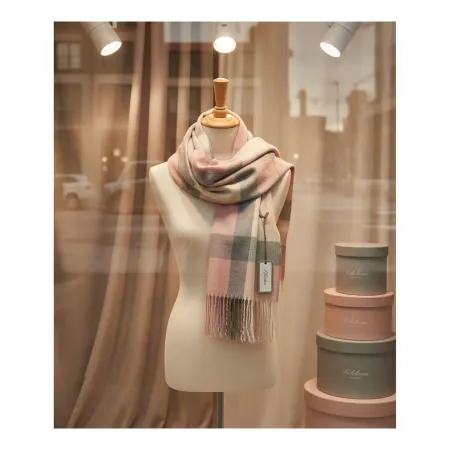 Szalik w różową kratę