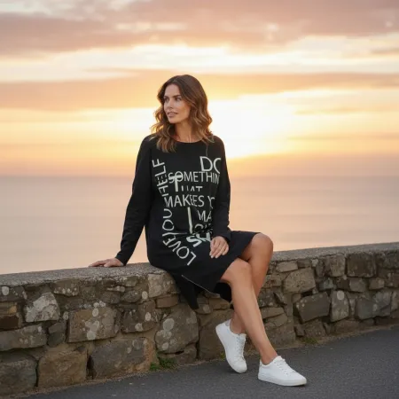 Sukienka dresowa z aplikacją