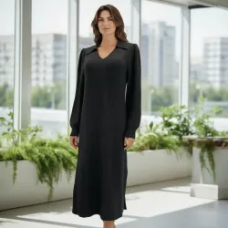 Sukienka czarna z kołnierzykiem