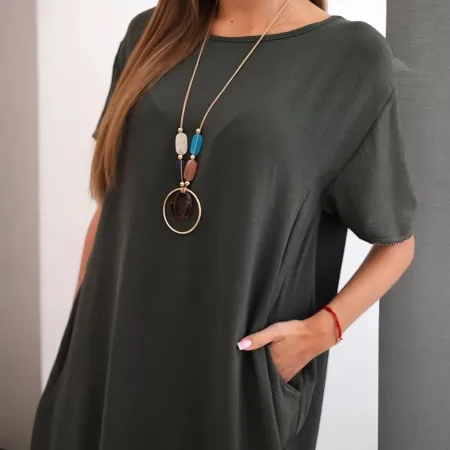 Sukienka z wisiorkiem