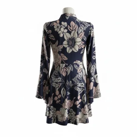 Sukienka ze stójką